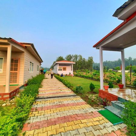 Corbett Veda Inn Rāmnagar Exterior photo