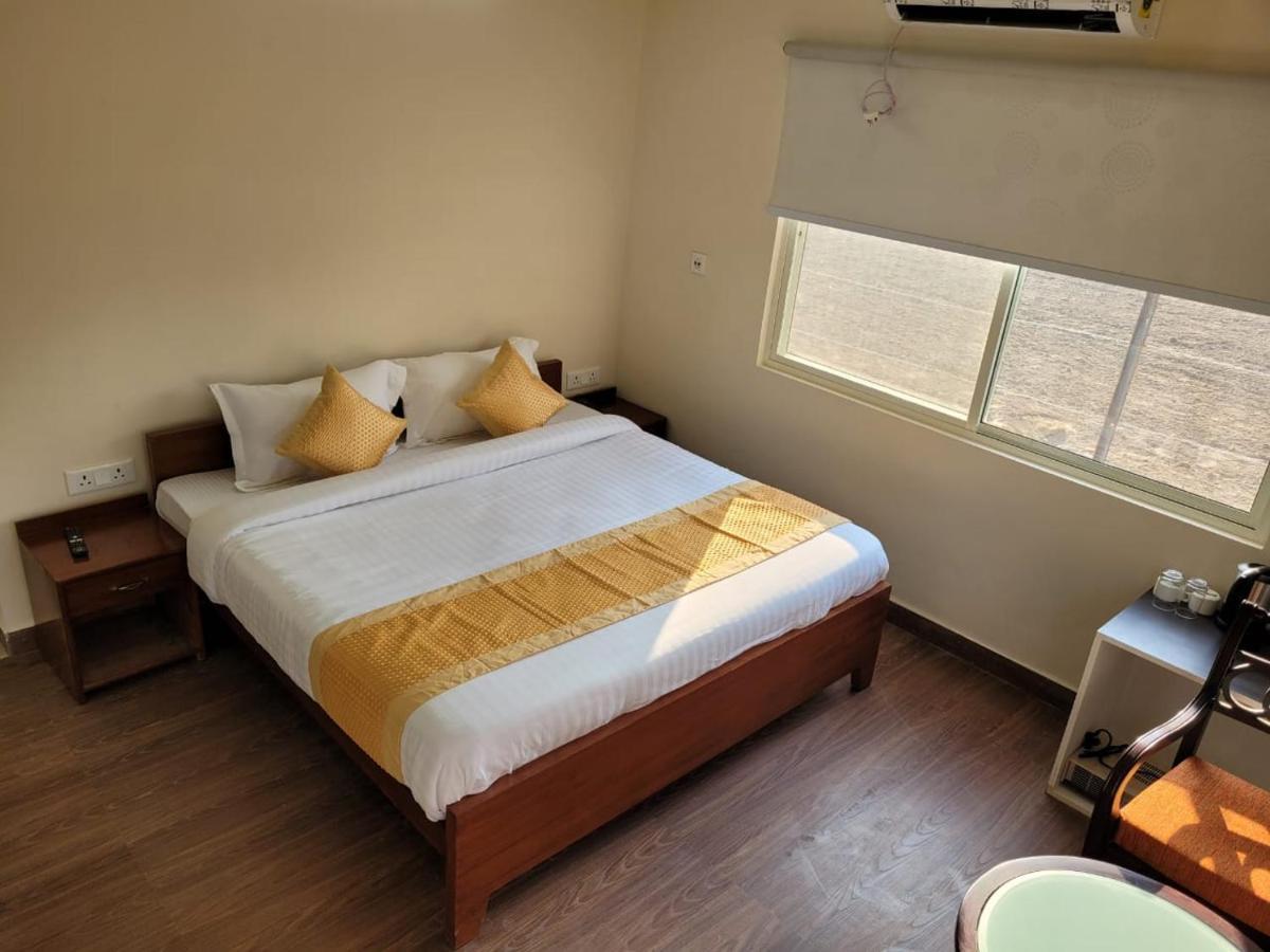 Corbett Veda Inn Rāmnagar Exterior photo