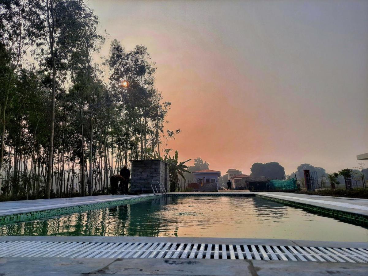 Corbett Veda Inn Rāmnagar Exterior photo